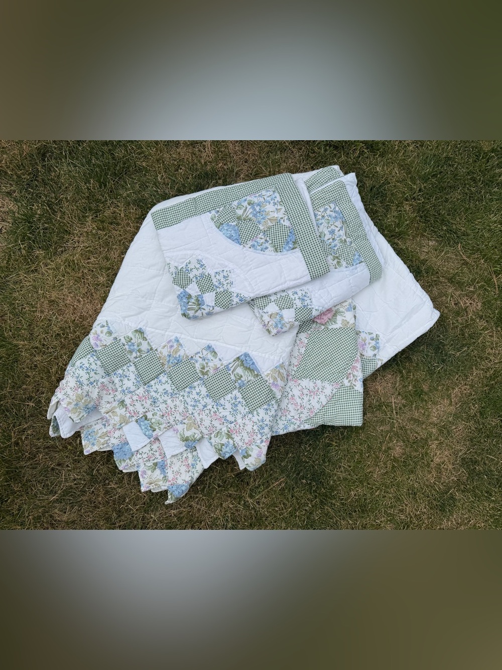 Vintage-Inspired Cottagecore Floral Paste Patchwork Quilt w/ 2 Shams Size Full